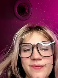 Cutiepiespanks webcam model stream image