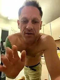 Yourhotboy_42 webcam model stream image