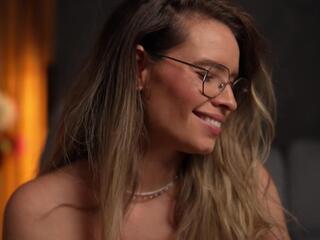 Sabrina M webcam model stream image