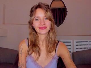 Kristy Wierls webcam model stream image