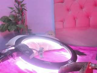 meganluxxe webcam model stream image