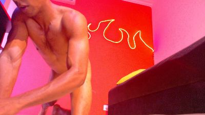 NAUGHTY_ARES webcam model stream image