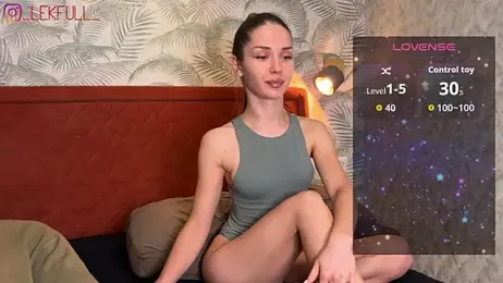 lekfull-kitten webcam model stream image