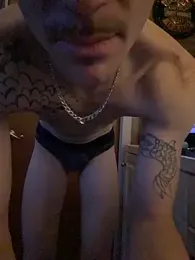 Polaroid_White webcam model stream image