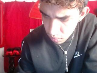 Sasuke Brons & Kevin Kelce webcam model stream image