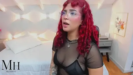 MizzHell webcam model stream image