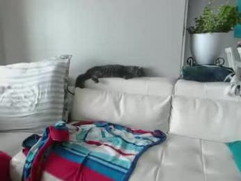 smallpenisbigtongue webcam model stream image