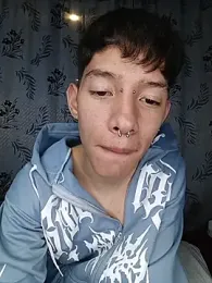 heyy_noah11 webcam model stream image