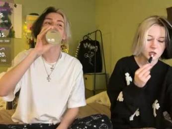 veryraretwins webcam model stream image