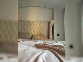 Linnea webcam model stream image