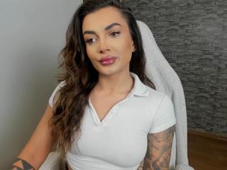 Ria Thrill webcam model stream image