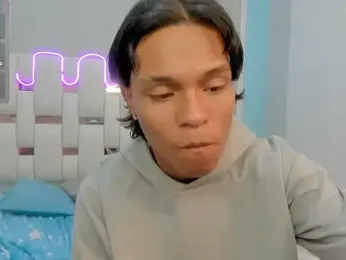 AndyKings_1 webcam stripchat model stream image