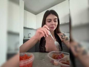 Roxysh webcam model stream image