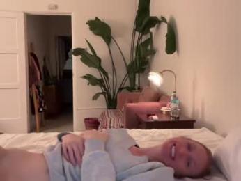 pretendlunch webcam model stream image