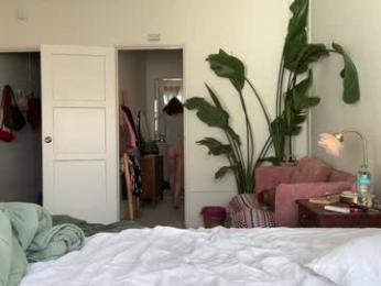 pretendlunch webcam model stream image