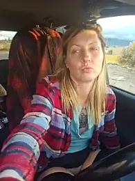 SheIsSomething webcam model stream image