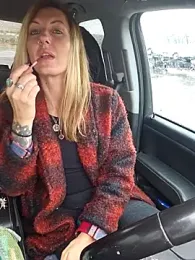 SheIsSomething webcam model stream image