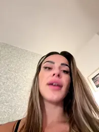 -Alisa webcam model stream image