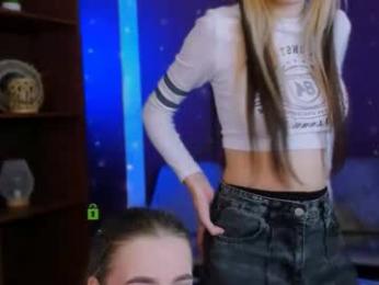 aria_moo webcam model stream image