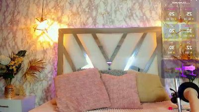 Aisha_poweer webcam model stream image