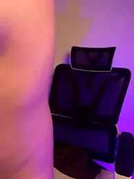 Milk-babier webcam model stream image