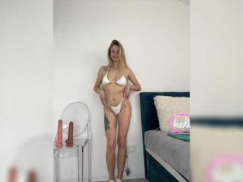 Zoluszka webcam model stream image