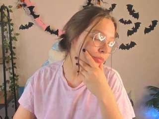 noora-moore webcam model stream image