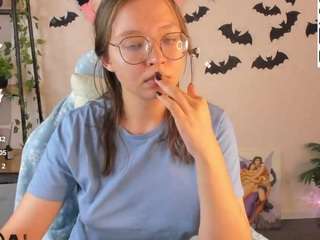 noora-moore webcam model stream image