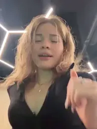 SMELLSEX webcam model stream image