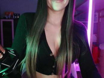 QWEENII webcam model stream image