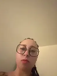 queenlo_xxx webcam model stream image