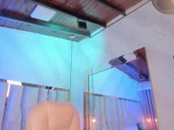 ari_monet webcam model stream image