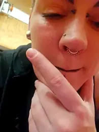 PinkTheHawk webcam model stream image