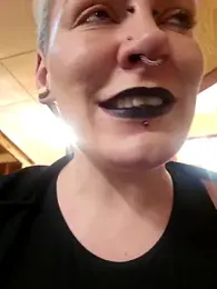 PinkTheHawk webcam model stream image