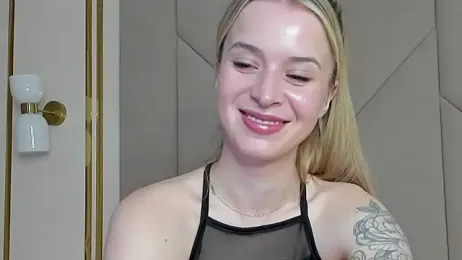 Touch_me webcam stripchat model stream image