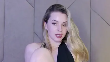 Touch_me webcam stripchat model stream image