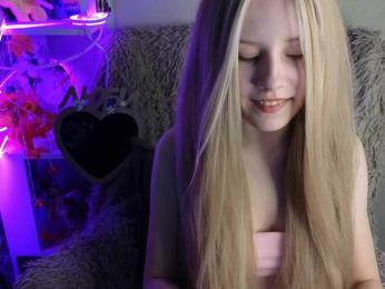 plushsara webcam model stream image