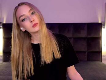 DiamondLily webcam bongacams model stream image