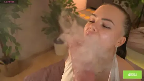 bllowwoww webcam model stream image