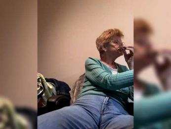 Reife-dame webcam model stream image