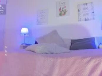 juuli_ross_ webcam model stream image