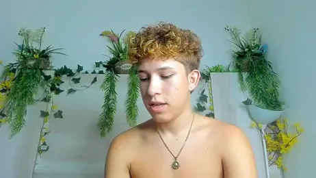 Angel_superhuge webcam model stream image