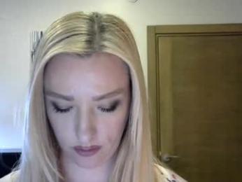 wild_silk_desire webcam model stream image