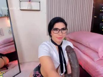 aura_moon webcam model stream image