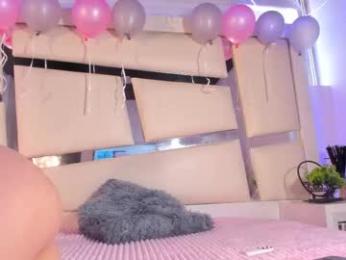 chrystal_jade webcam model stream image