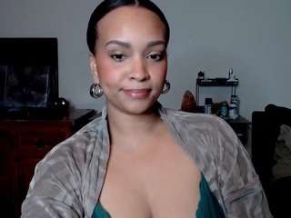 sashaishere webcam model stream image