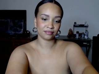 sashaishere webcam model stream image