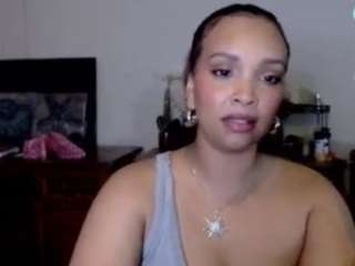 sashaishere webcam model stream image