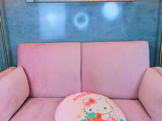 Nazanin Hunter webcam model stream image