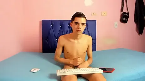 Latinos_2001 webcam model stream image